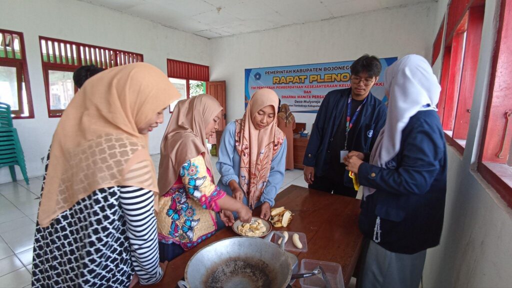 Inovasi Selai Pisang, Mahasiswa KKN-T IPB University Angkat Nilai Komoditas Lokal Desa Mulyorejo